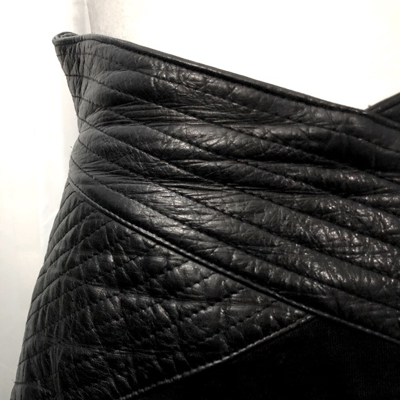 High-Waisted Vintage Pencil Skirt - Picture 3 of 7